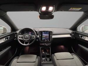 Volvo XC40 Core, B3 Mild hybrid, Gasolina   - Foto 14