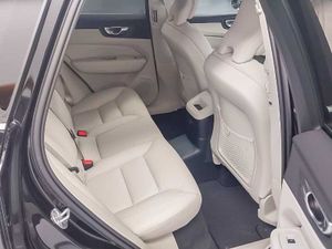 Volvo XC60 Recharge Plus, T6 AWD Híbrido enchufable, Eléctrico/Gasolina, Bright   - Foto 11