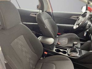 Kia Sportage Nuevo  TGDI MHEV Drive 4X2 MY24 Etiqueta ECO   - Foto 47
