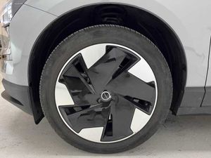 Volvo EX30 Plus, Single Motor Extended Range, Eléctrico   - Foto 10