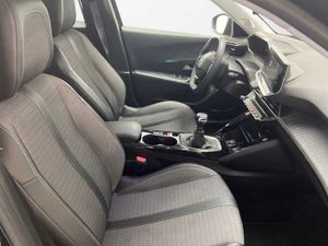 Peugeot 2008 SUV  Allure Pack Gasolina 130 S&S 6 Vel. MAN   - Foto 19