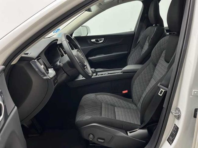 Volvo XC60 Recharge Core, T6 AWD Híbrido enchufable, Eléctrico/Gasolina, Bright   - Foto 15