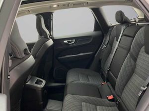 Volvo XC60 Recharge Core, T6 AWD Híbrido enchufable, Eléctrico/Gasolina, Bright   - Foto 16