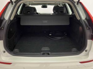 Volvo XC60 Recharge Core, T6 AWD Híbrido enchufable, Eléctrico/Gasolina, Bright   - Foto 17