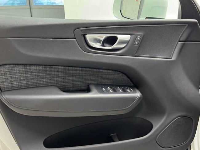 Volvo XC60 Recharge Core, T6 AWD Híbrido enchufable, Eléctrico/Gasolina, Bright   - Foto 12