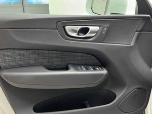 Volvo XC60 Recharge Core, T6 AWD Híbrido enchufable, Eléctrico/Gasolina, Bright   - Foto 12