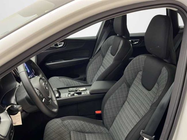 Volvo XC60 Recharge Core, T6 AWD Híbrido enchufable, Eléctrico/Gasolina, Bright   - Foto 14