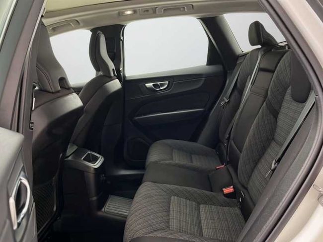 Volvo XC60 Recharge Core, T6 AWD Híbrido enchufable, Eléctrico/Gasolina, Bright   - Foto 17