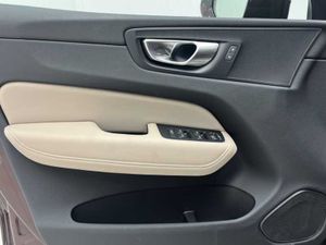 Volvo XC60 B5 AWD Core 26   - Foto 37