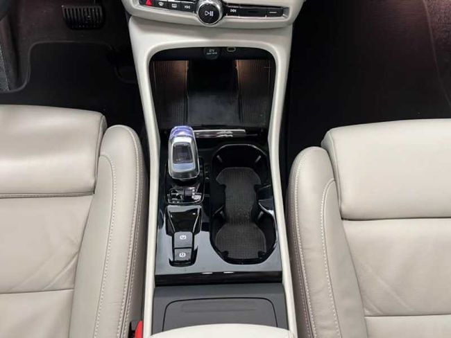 Volvo XC40 Plus, B3 (gasolina), Gasolina, Bright   - Foto 21