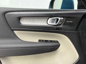 Volvo XC40 Plus, B3 (gasolina), Gasolina, Bright   - Foto 20