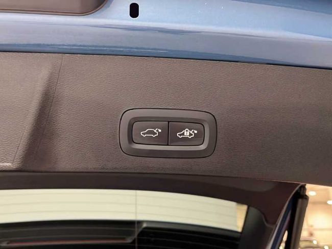 Volvo XC40 Plus, B3 (gasolina), Gasolina, Bright   - Foto 19