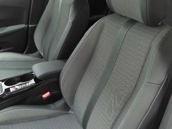 Peugeot 2008 SUV  Allure Pack PureTech 100 S&S 6 Vel. MAN REBU   - Foto 16