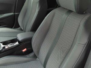 Peugeot 2008 SUV  Allure Pack PureTech 100 S&S 6 Vel. MAN REBU   - Foto 16