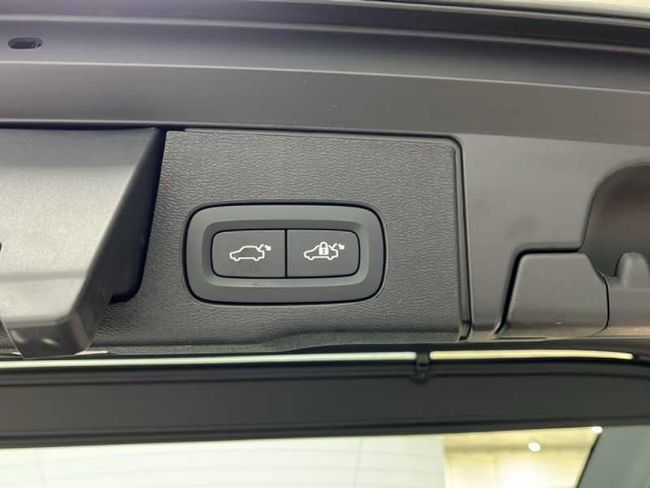 Volvo XC60 Ultimate, B4 AWD Mild hybrid, Diésel, Dark   - Foto 19