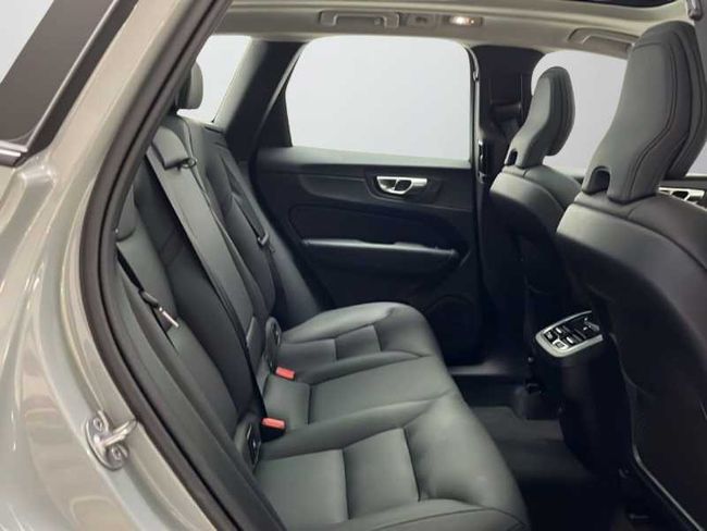 Volvo XC60 Ultimate, B4 AWD Mild hybrid, Diésel, Dark   - Foto 11