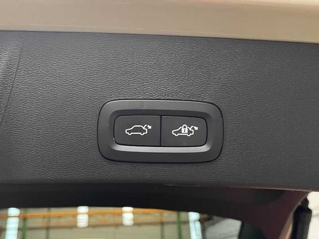 Volvo XC40 Plus, B3 Mild hybrid, Gasolina, Dark   - Foto 14