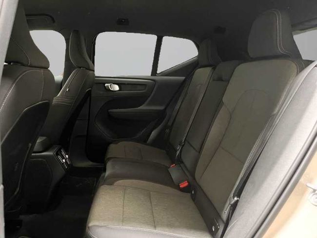 Volvo XC40 Plus, B3 Mild hybrid, Gasolina, Dark   - Foto 18