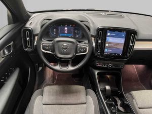 Volvo XC40 Plus, B3 Mild hybrid, Gasolina, Dark   - Foto 19