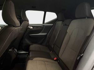 Volvo XC40 Plus, B3 Mild hybrid, Gasolina, Dark   - Foto 11