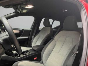 Volvo XC40 Plus, B3 Mild hybrid, Gasolina, Dark   - Foto 16