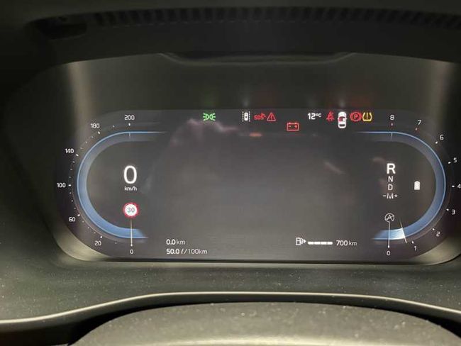 Volvo XC40 Plus, B3 Mild hybrid, Gasolina, Dark   - Foto 19