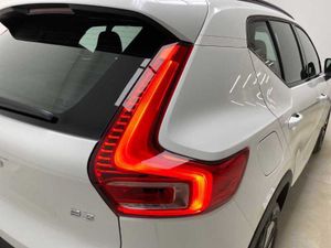 Volvo XC40 Plus, B3 Mild hybrid, Gasolina, Dark   - Foto 14