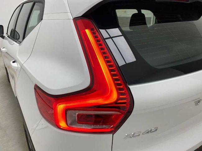 Volvo XC40 Plus, B3 Mild hybrid, Gasolina, Dark   - Foto 13