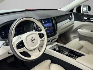 Volvo XC60 Plus, B5 AWD Mild hybrid, Gasolina, Dark Modelo Anterior   - Foto 8