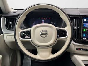 Volvo XC60 Plus, B5 AWD Mild hybrid, Gasolina, Dark Modelo Anterior   - Foto 17