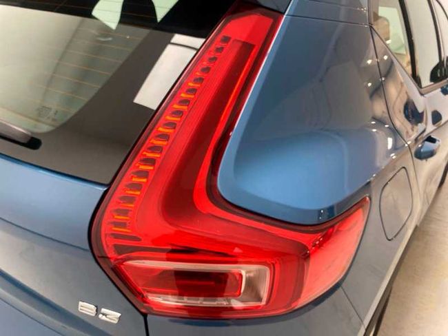 Volvo XC40 Core, B3 Mild hybrid, Gasolina   - Foto 13