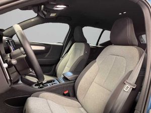Volvo XC40 Core, B3 Mild hybrid, Gasolina   - Foto 16