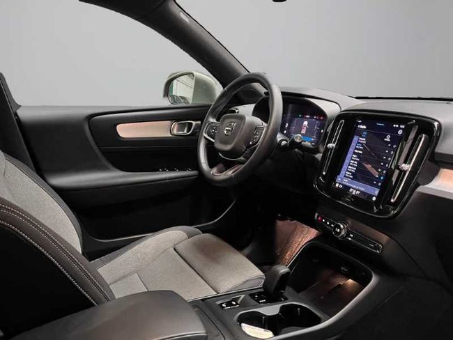 Volvo XC40 Core, B3 Mild hybrid, Gasolina   - Foto 19