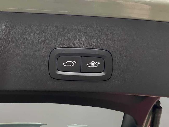 Volvo XC40 Core, B3 Mild hybrid, Gasolina   - Foto 18