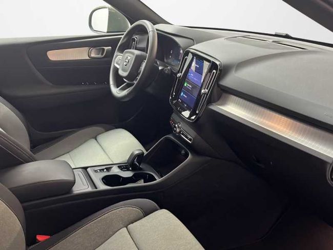 Volvo XC40 Core, B3 Mild hybrid, Gasolina   - Foto 17