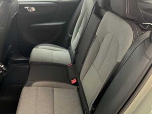 Volvo XC40 Core, B3 Mild hybrid, Gasolina   - Foto 18