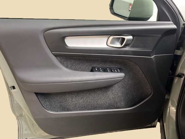 Volvo XC40 Core, B3 Mild hybrid, Gasolina   - Foto 9