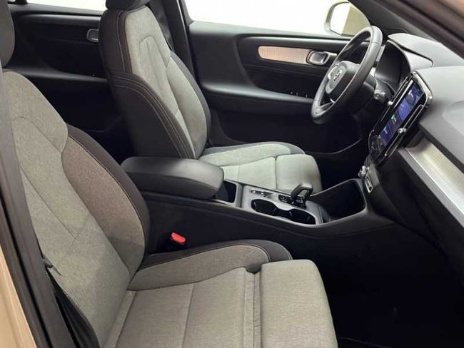 Volvo XC40 Core, B3 Mild hybrid, Gasolina   - Foto 18