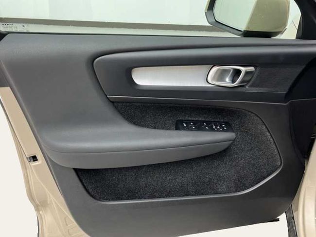 Volvo XC40 Core, B3 Mild hybrid, Gasolina   - Foto 17