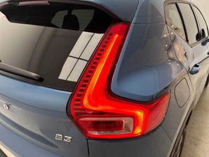 Volvo XC40 Core, B3 Mild hybrid, Gasolina   - Foto 11