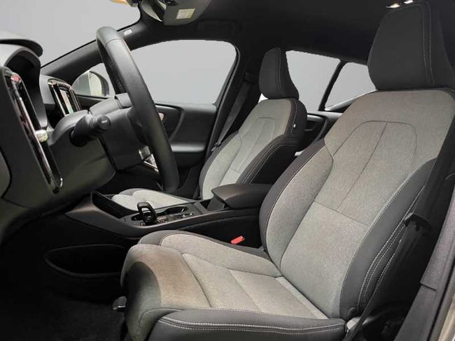 Volvo XC40 Core, B3 Mild hybrid, Gasolina   - Foto 17