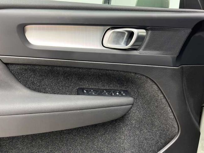 Volvo XC40 Core, B3 Mild hybrid, Gasolina   - Foto 21