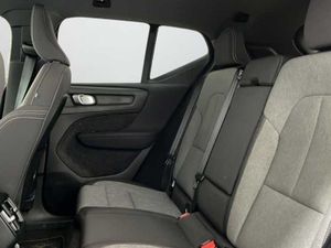 Volvo XC40 Core, B3 Mild hybrid, Gasolina   - Foto 11
