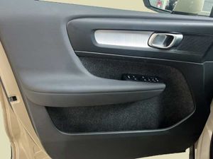 Volvo XC40 Core, B3 Mild hybrid, Gasolina   - Foto 10