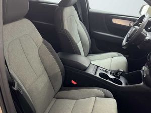Volvo XC40 Core, B3 Mild hybrid, Gasolina   - Foto 13