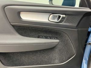 Volvo XC40 Core, B3 Mild hybrid, Gasolina   - Foto 20