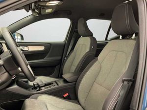 Volvo XC40 Core, B3 Mild hybrid, Gasolina   - Foto 10