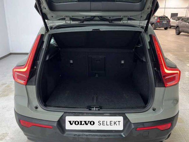 Volvo XC40 Plus, B3 Mild hybrid, Gasolina, Dark   - Foto 11