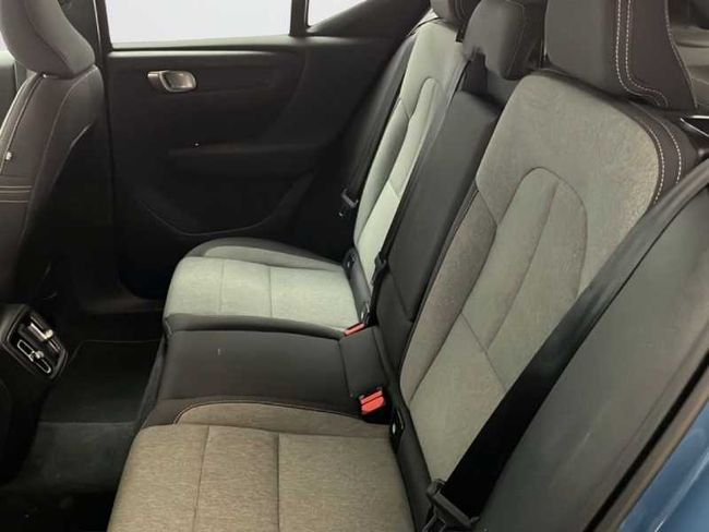 Volvo XC40 Core, B3 Mild hybrid, Gasolina   - Foto 16