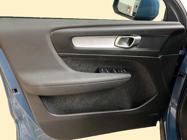 Volvo XC40 Core, B3 Mild hybrid, Gasolina   - Foto 9